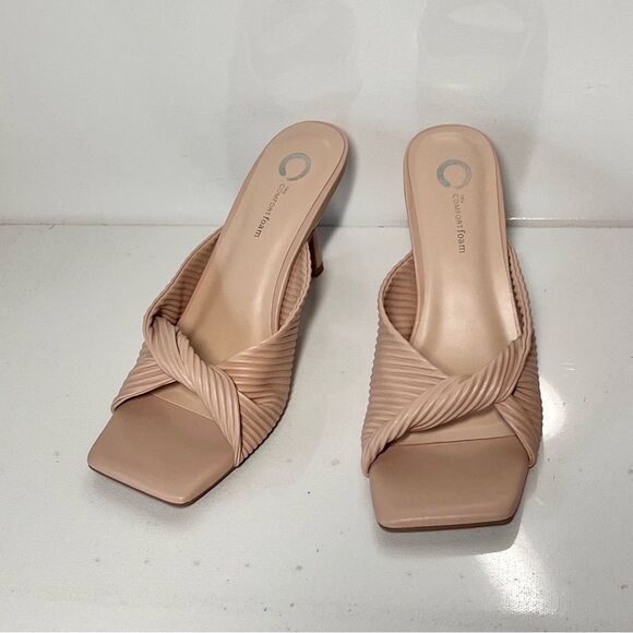 Journee Collection Greer Pleated Sandals - Picture 3 of 7